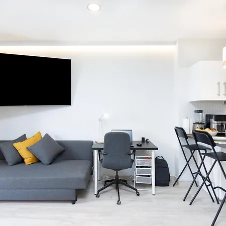 Precioso Estudio Con Vistas Al Mar En 아데제